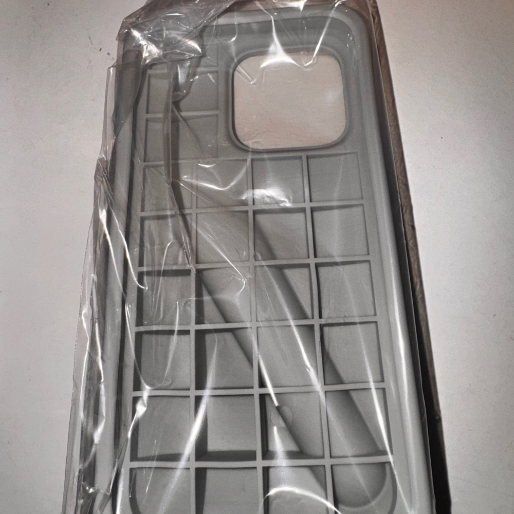 RHODE Lip Case in Silver- BRAND NEW - Picture 4 of 5